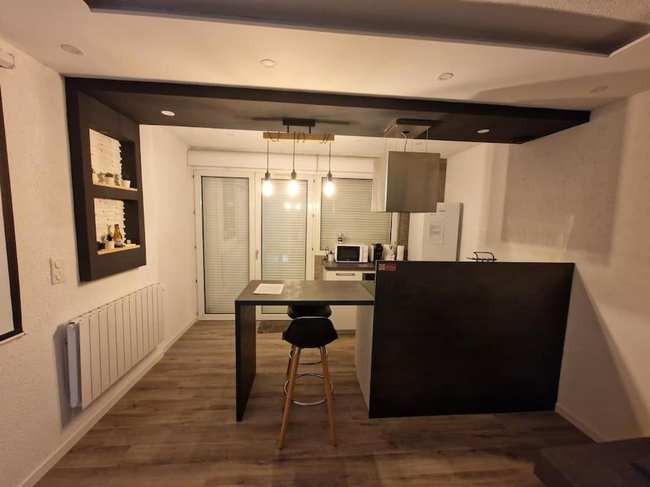 Logement Atypique & Parking Gratuit Gex Exterior foto